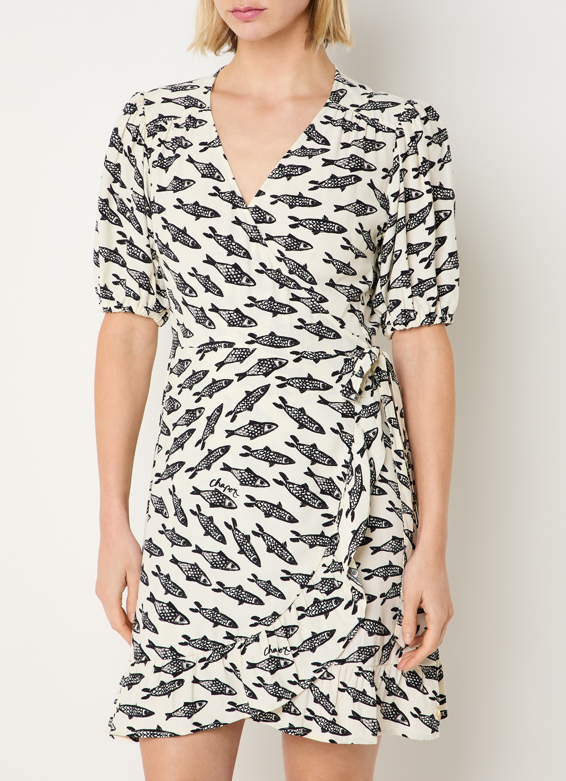 Fabienne Chapot Ariel mini wikkeljurk met print - detail 3 gebroken wit