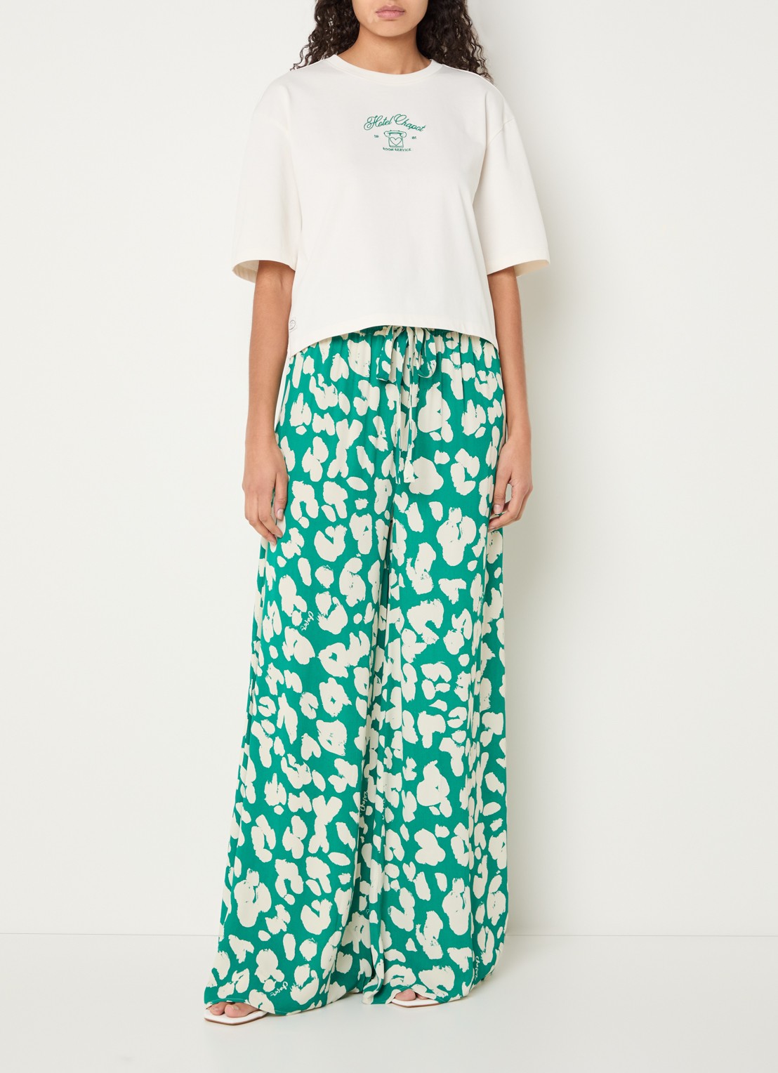 Fabienne Chapot Benja T-shirt met print - voorkant 4 gebroken wit