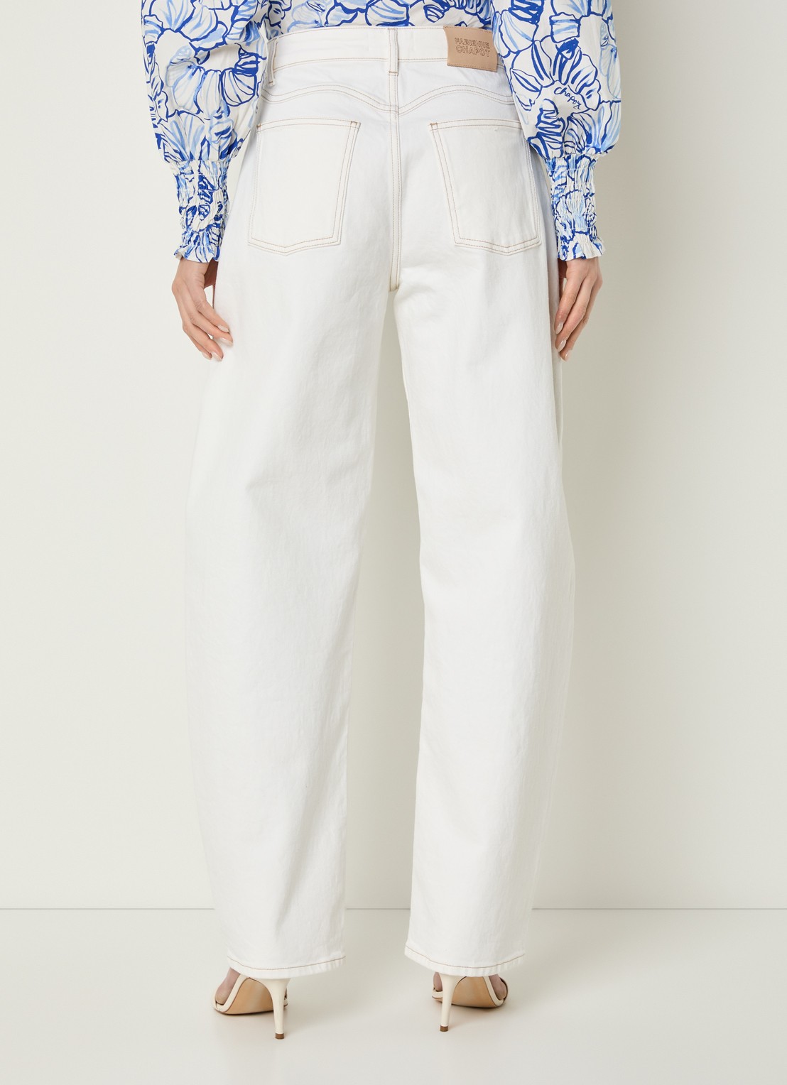 Fabienne Chapot Betty high waist tapered fit jeans met gekleurde wassing - achterkant gebroken wit