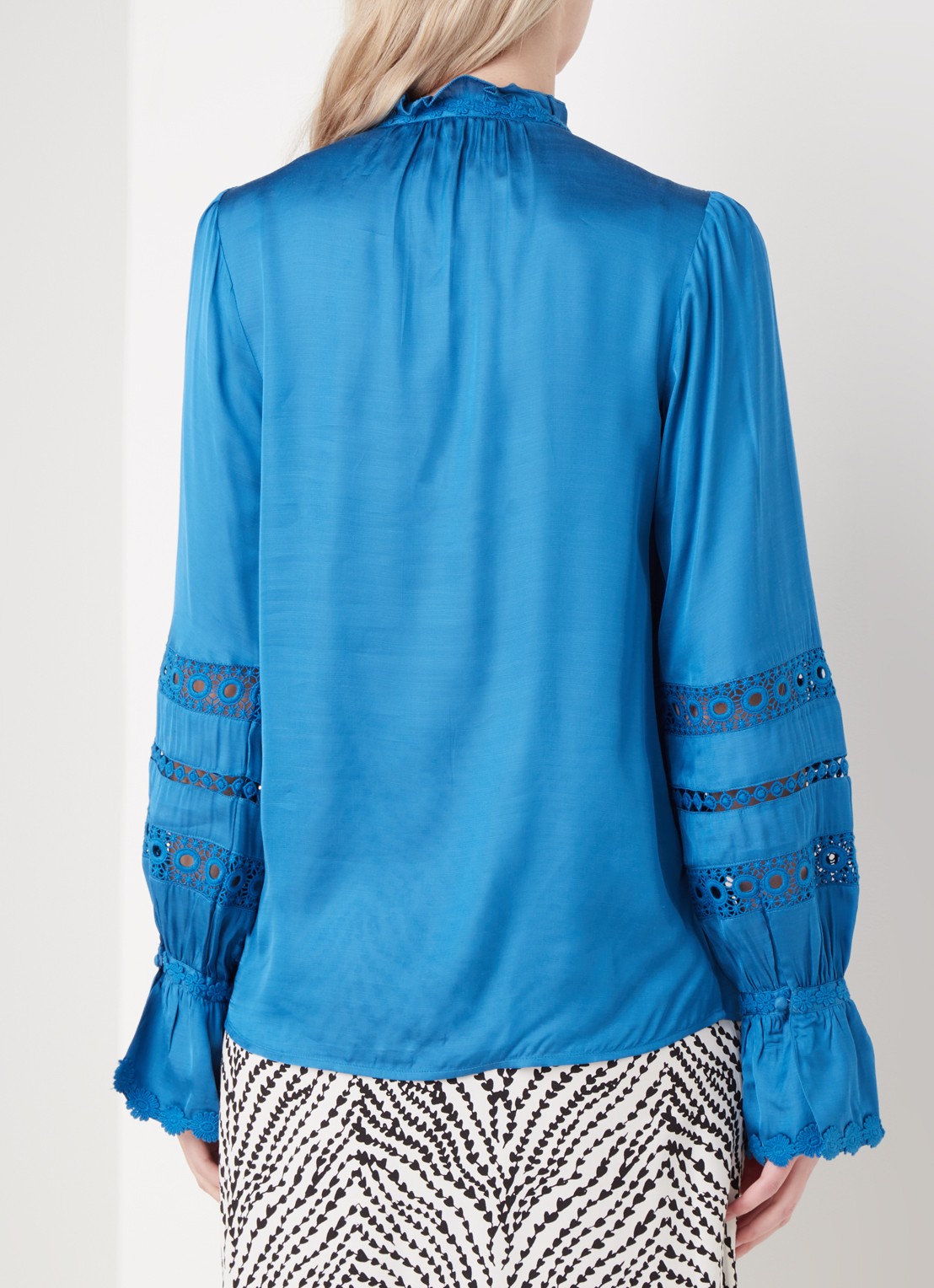 Fabienne Chapot Boho blouse met ruches en broderie - achterkant 3 petrolgroen