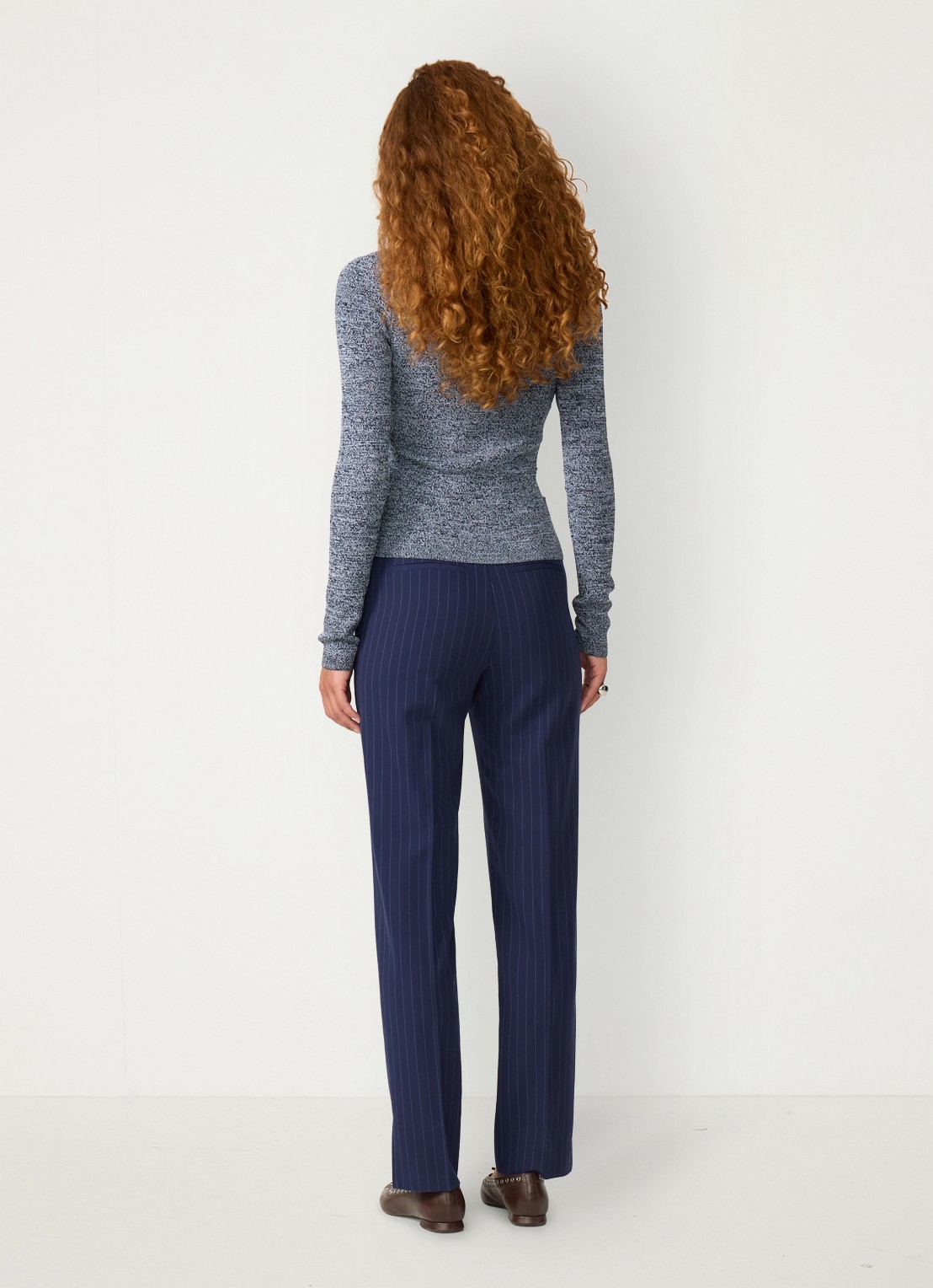 Fabienne Chapot Elliot mid waist straight fit pantalon met krijtstreep - achterkant 5 donkerblauw