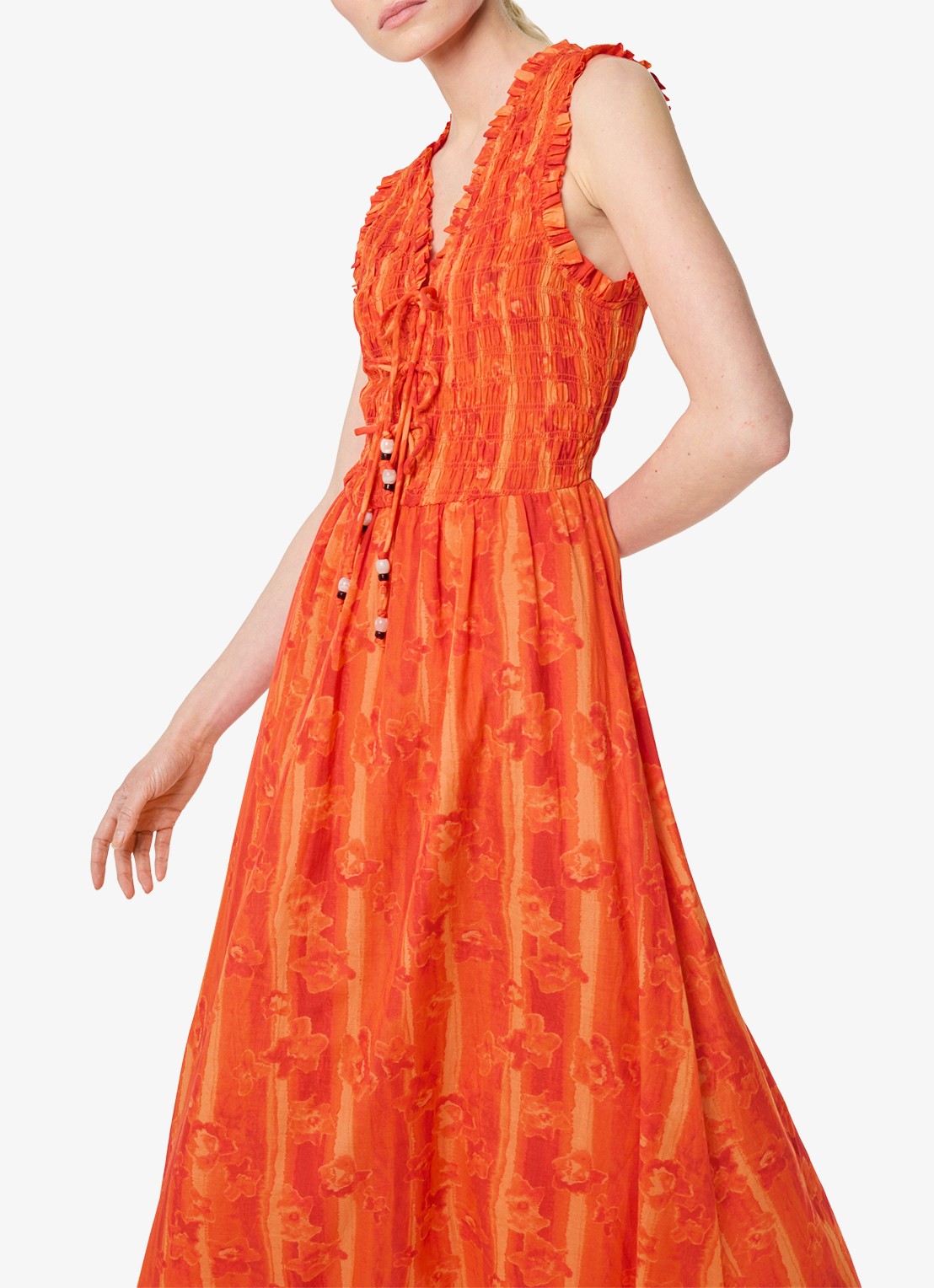 Fabienne Chapot Elou maxi jurk met smockwerk en print - detail 4 orange