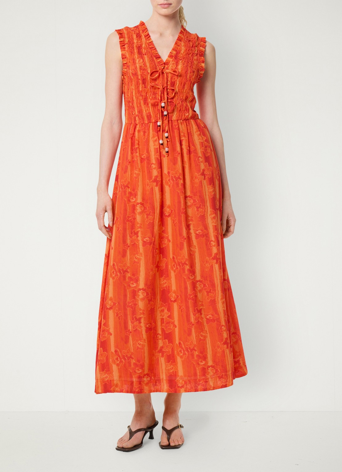 Fabienne Chapot Elou maxi jurk met smockwerk en print - voorkant 3 orange