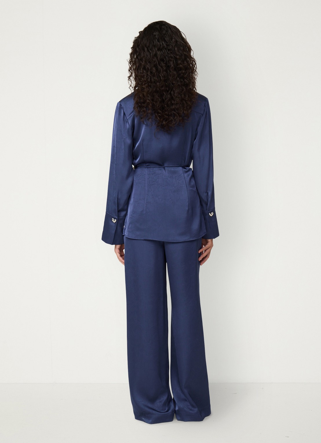 Fabienne Chapot Emma high waist wide fit pantalon van satijn - achterkant 2 donkerblauw