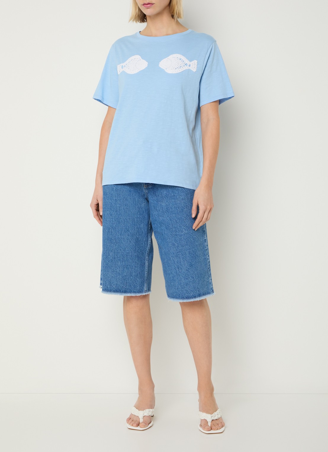Fabienne Chapot Flo T-shirt met crochet detail - voorkant 4 blauwgrijs