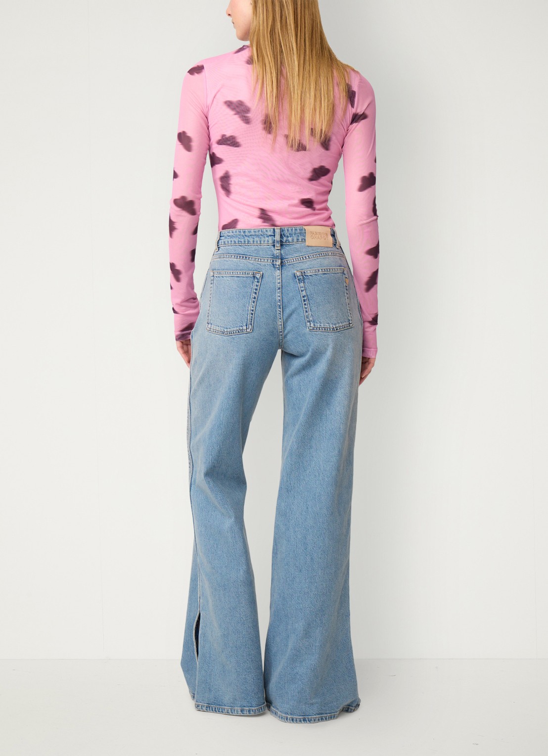 Fabienne Chapot Jadyn top van mesh met print - achterkant roze