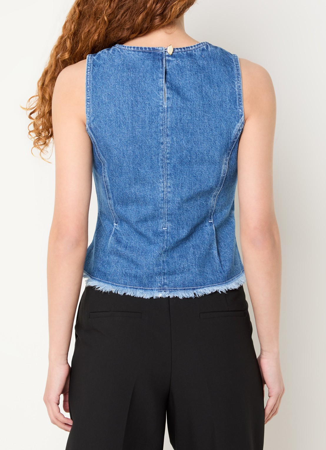 Fabienne Chapot Jojo top van denim met destroyed afwerking - achterkant 4 indigo