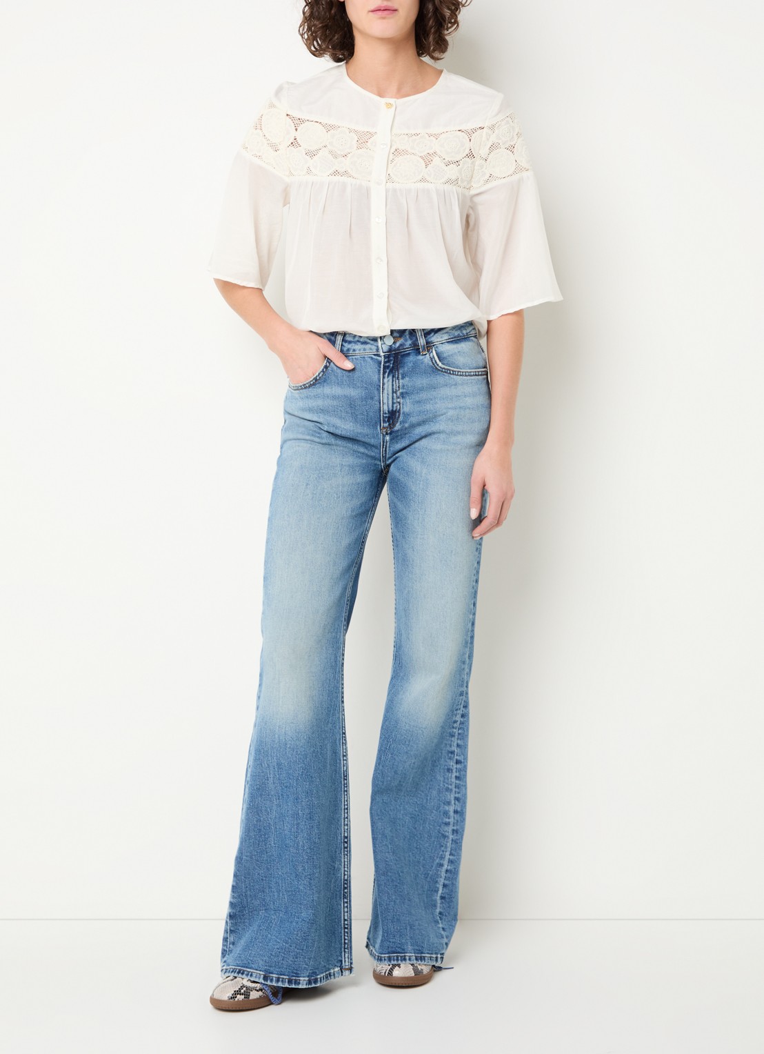 Fabienne Chapot kristel blouse met borduring - voorkant 3 gebroken wit
