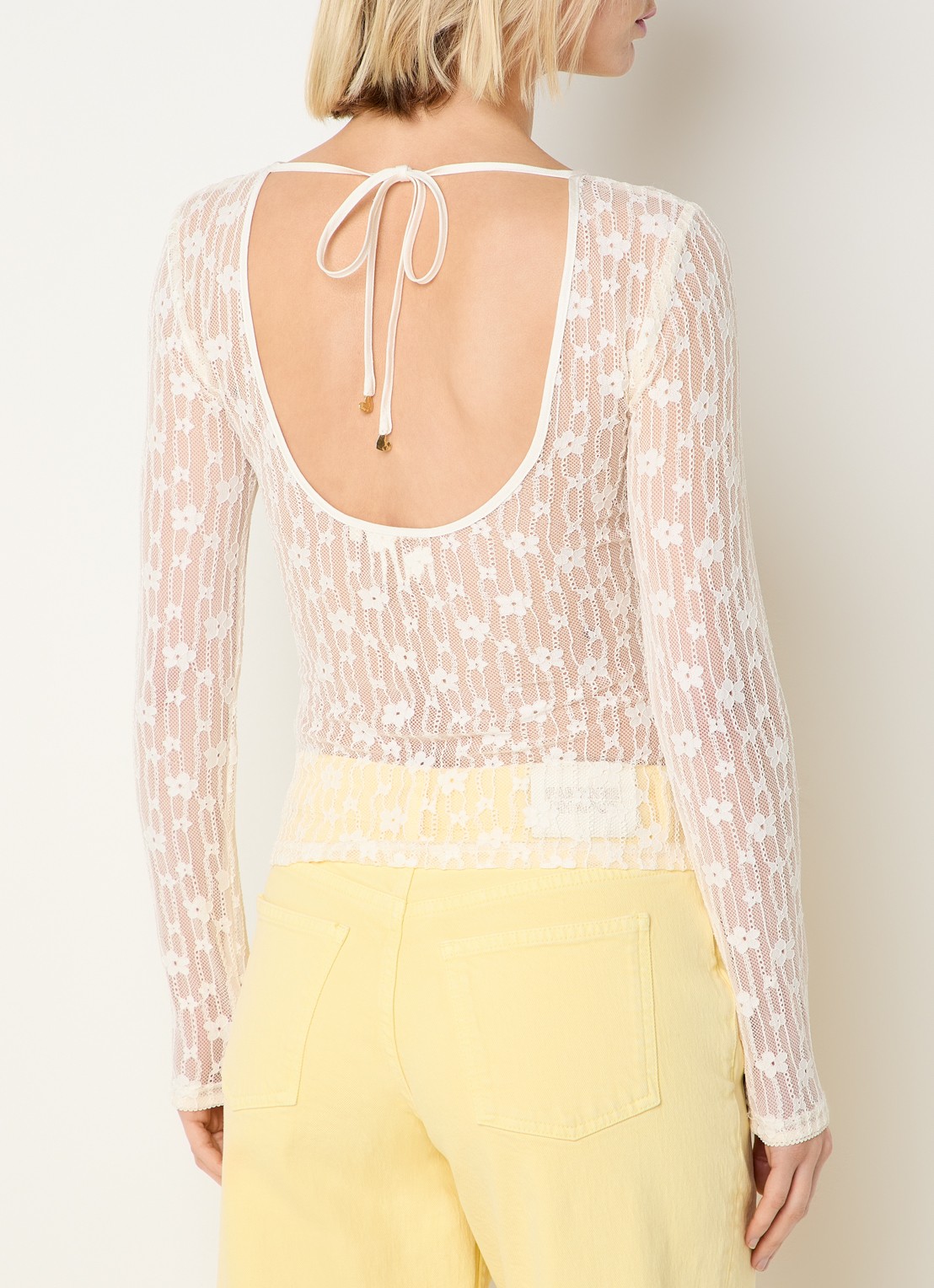 Fabienne Chapot Lacey semi-transparante top van kant met rugdecolleté - detail 4 gebroken wit