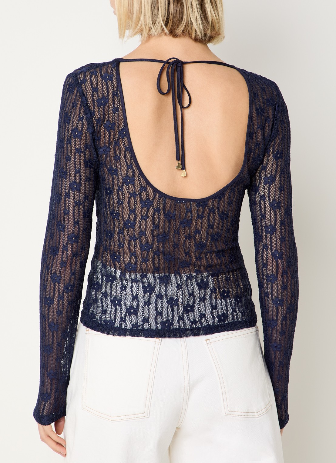 Fabienne Chapot Lacey semi-transparante top van kant - detail 4 donkerblauw
