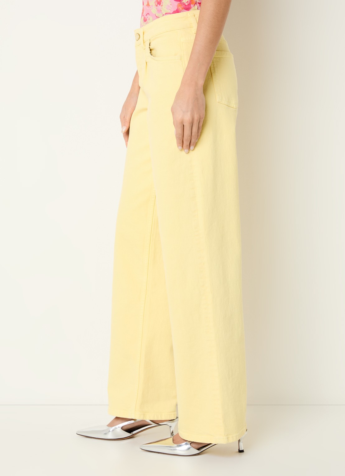 Fabienne Chapot Lulu high waist loose fit jeans met gekleurde wassing - detail 5 lichtgeel