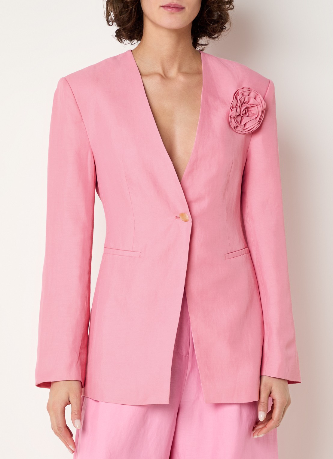 Fabienne Chapot Luz blazer in linnenblend met applicatie - detail roze