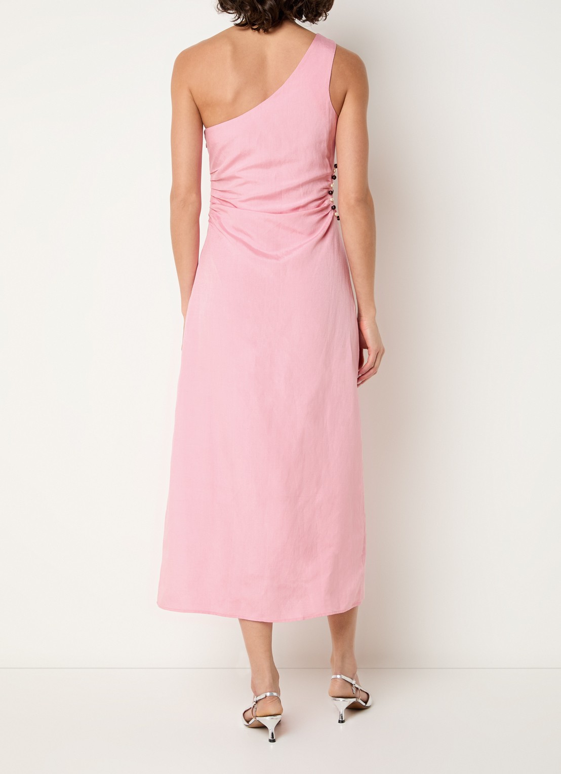 Fabienne Chapot Mandara one shoulder midi jurk in linnenblend met cut-out detail - achterkant 2 roze