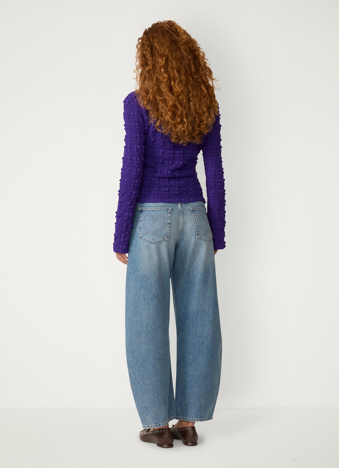 Fabienne Chapot Ola top met  asymmetrische split en boothals - achterkant paars