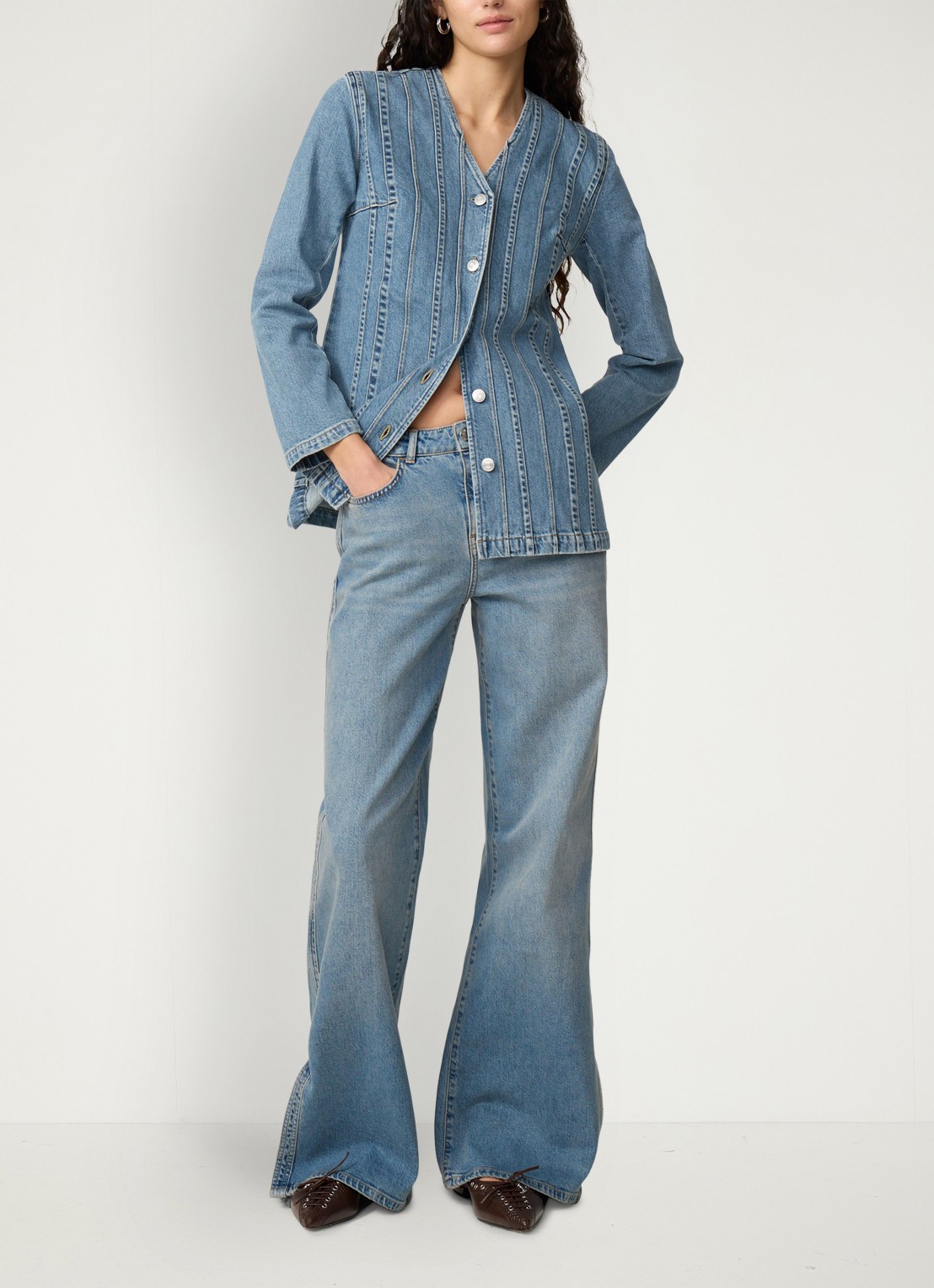 Fabienne Chapot Phielix jack van denim met V-hals - voorkant 2 indigo