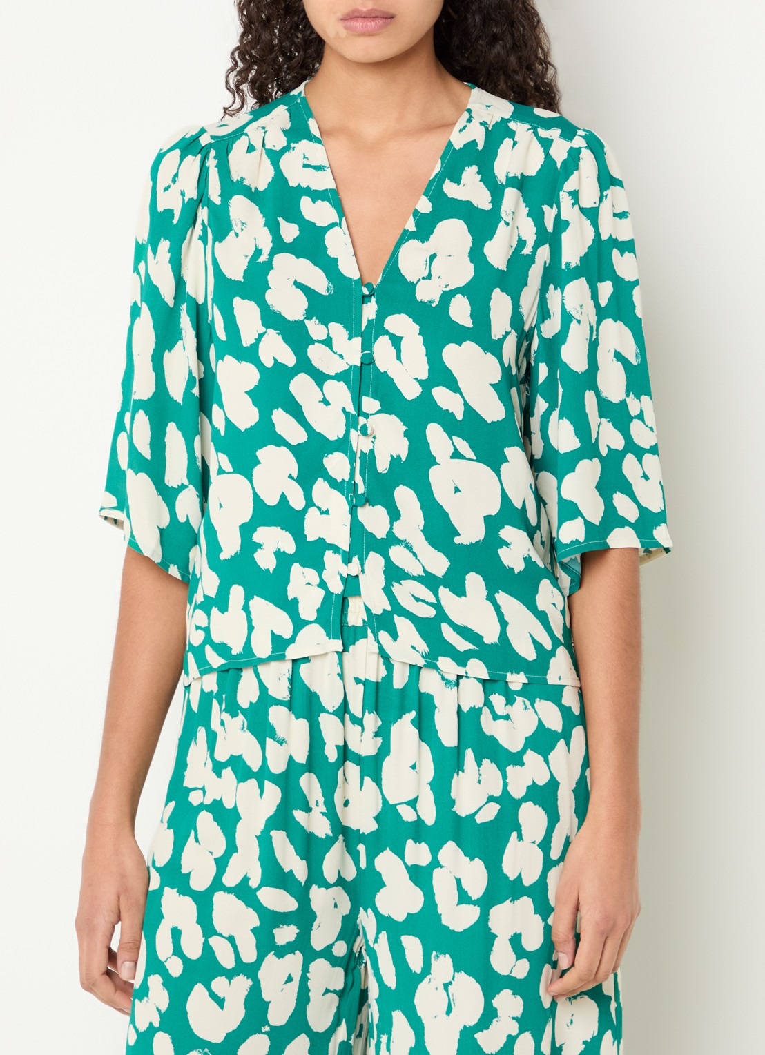 Fabienne Chapot Starlet blouse met print - detail 3 groen