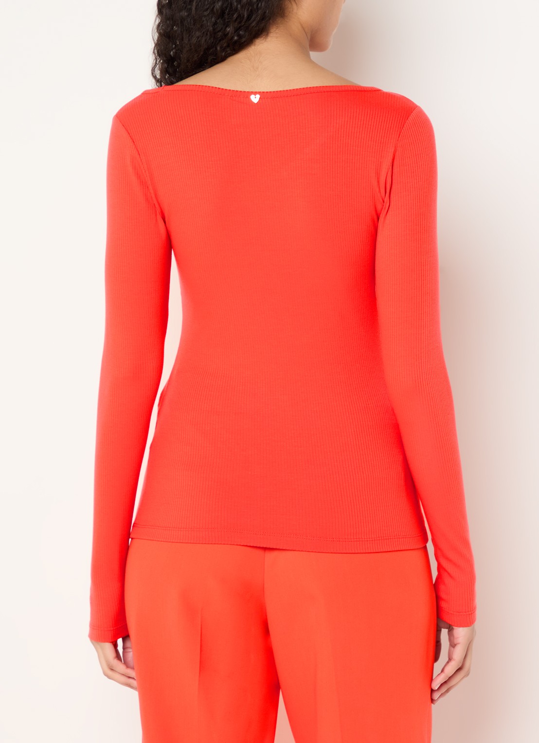 Fabienne Chapot Valentina top met asymmetrische hals - achterkant rood