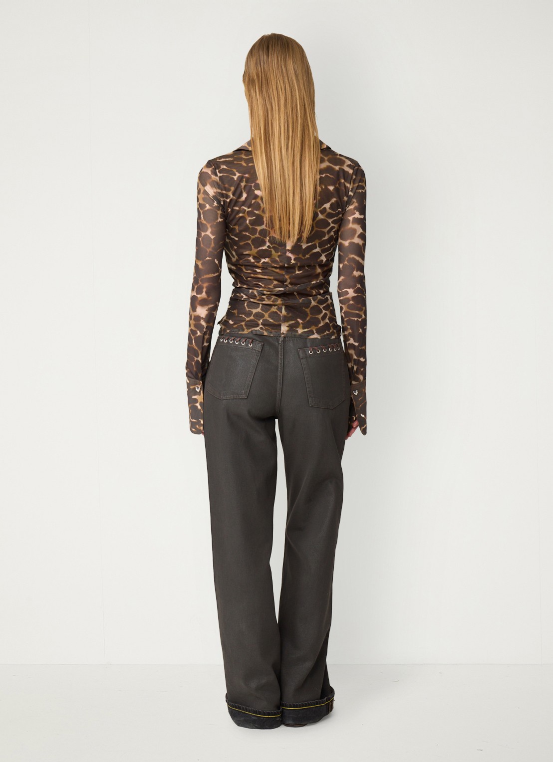 Fabienne Chapot Yanna semi transparante blouse met dierenprint - achterkant 3 bruin