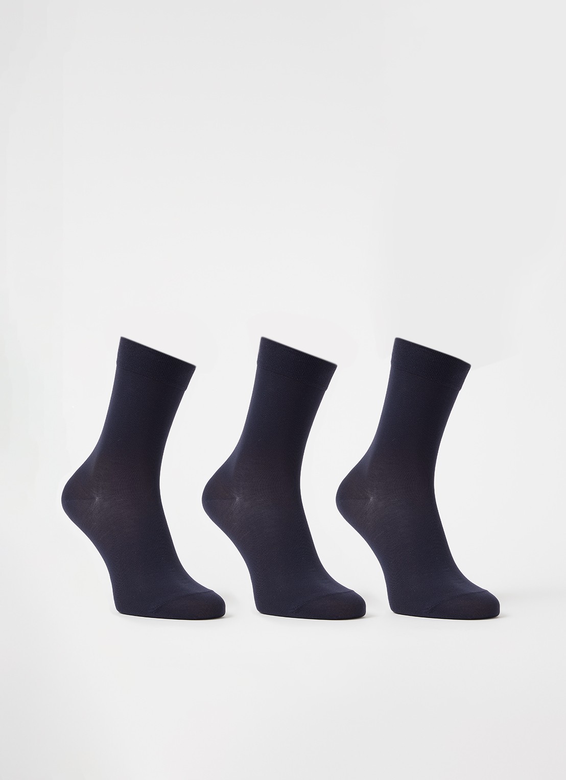 Falke Cotton Touch sokken in 3-pack - voorkant donkerblauw