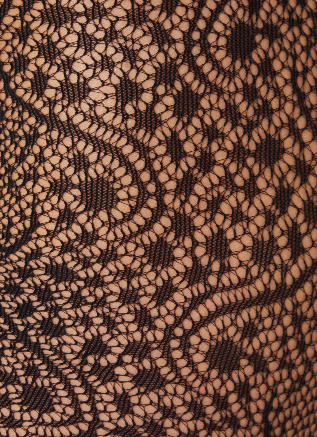 Falke Gilda netpanty met opengewerkt dessin  - detail zwart