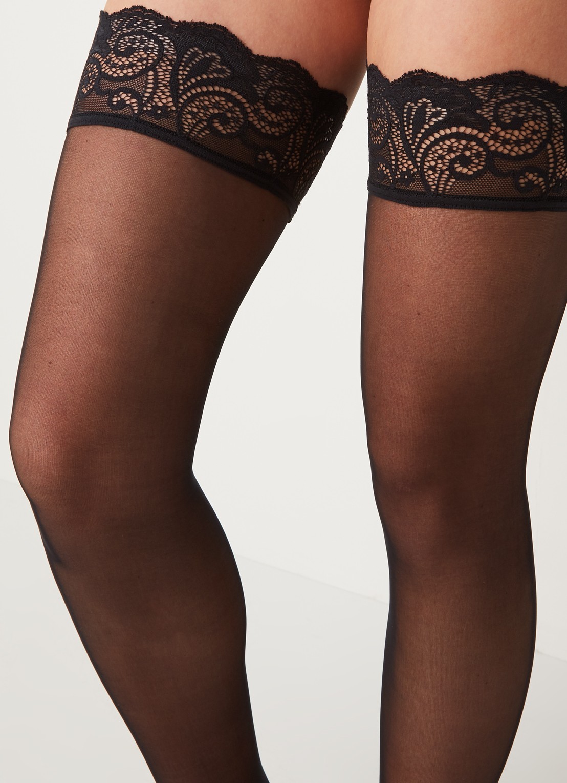 Falke Matt Deluxe stay-ups in 20 denier - detail zwart