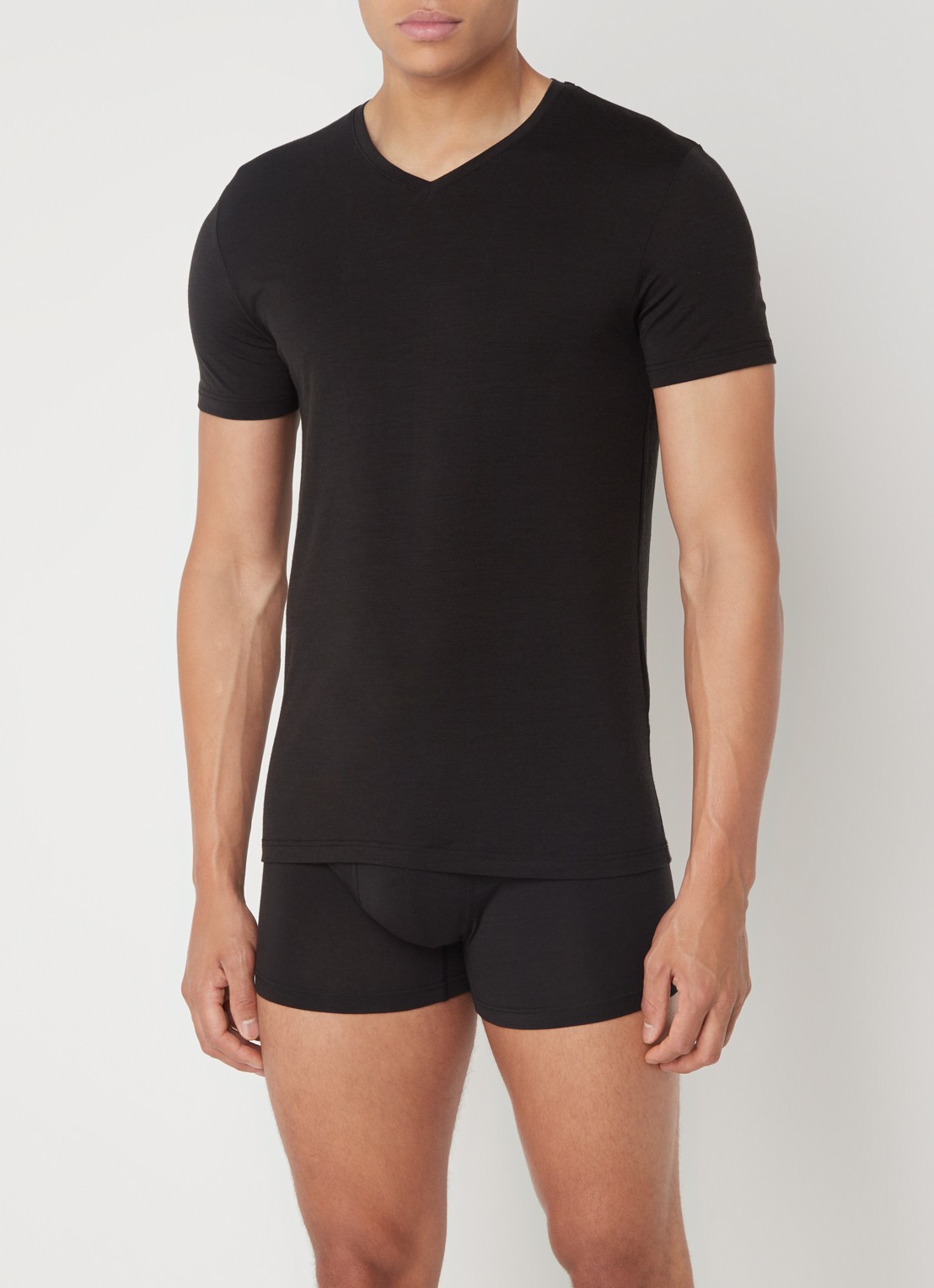 Falke T-shirt in wolblend met V-hals - voorkant 2 zwart