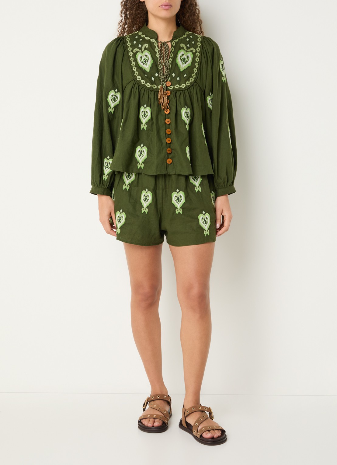 Farm Rio Blouse in linnenblend met borduring - voorkant 3 legergroen