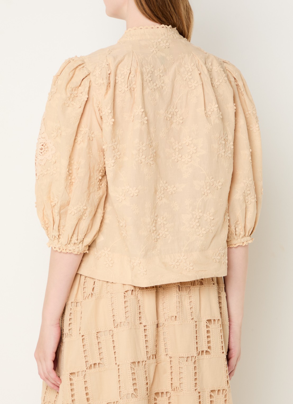 Farm Rio Blouse met borduring en ballonmouw - achterkant 5 zand
