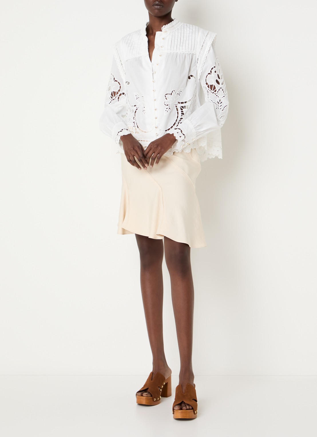 Farm Rio Blouse met broderie en plooidetail - voorkant 2 gebroken wit