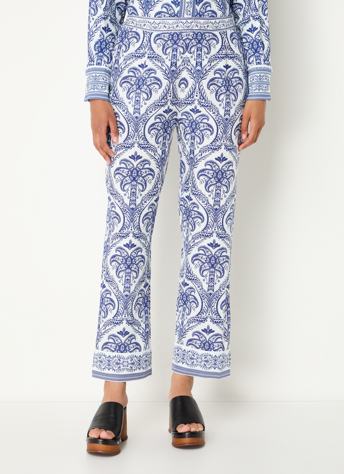 Farm Rio Blue Tropical mid waist straight fit cropped broek in linnenblend met paisley dessin - detail kobaltblauw