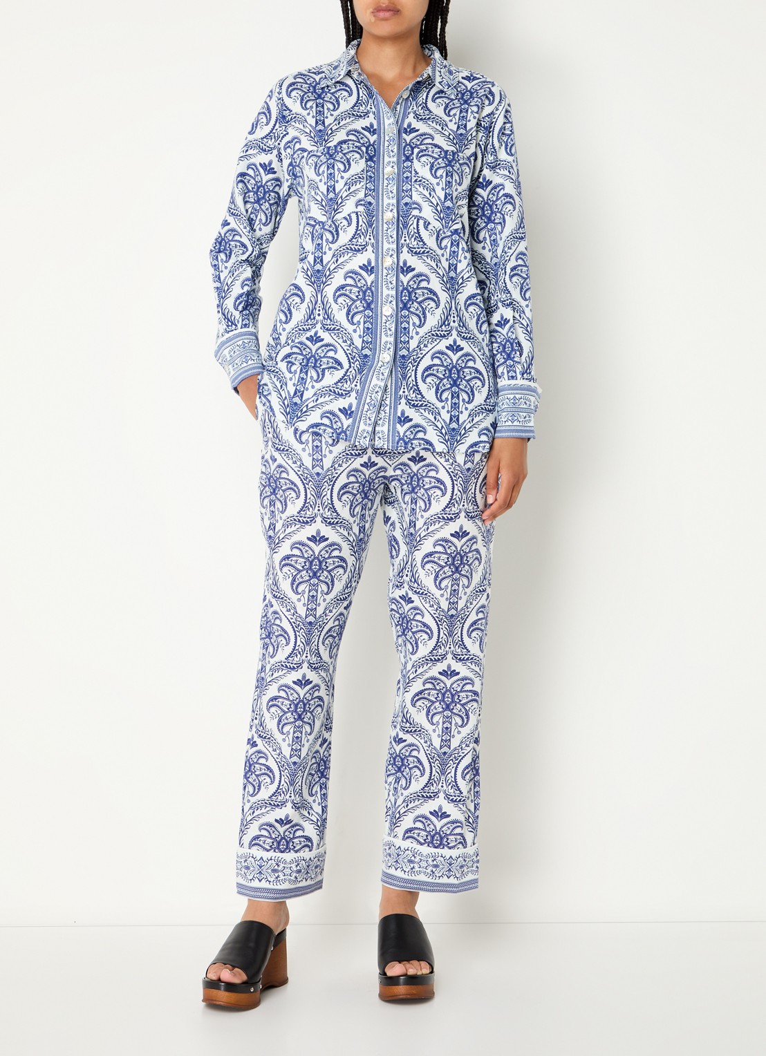 Farm Rio Blue Tropical mid waist straight fit cropped broek in linnenblend met paisley dessin - voorkant 4 kobaltblauw