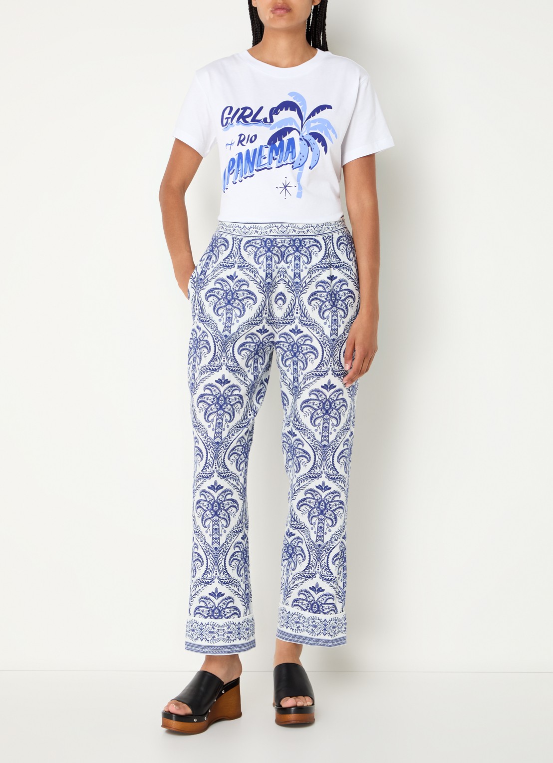 Farm Rio Blue Tropical T-shirt met print - voorkant 2 wit