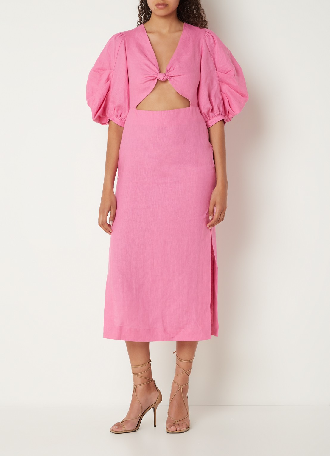 FARM Rio Midi jurk van linnen met geknoopt detail en pofmouw - voorkant 4 roze