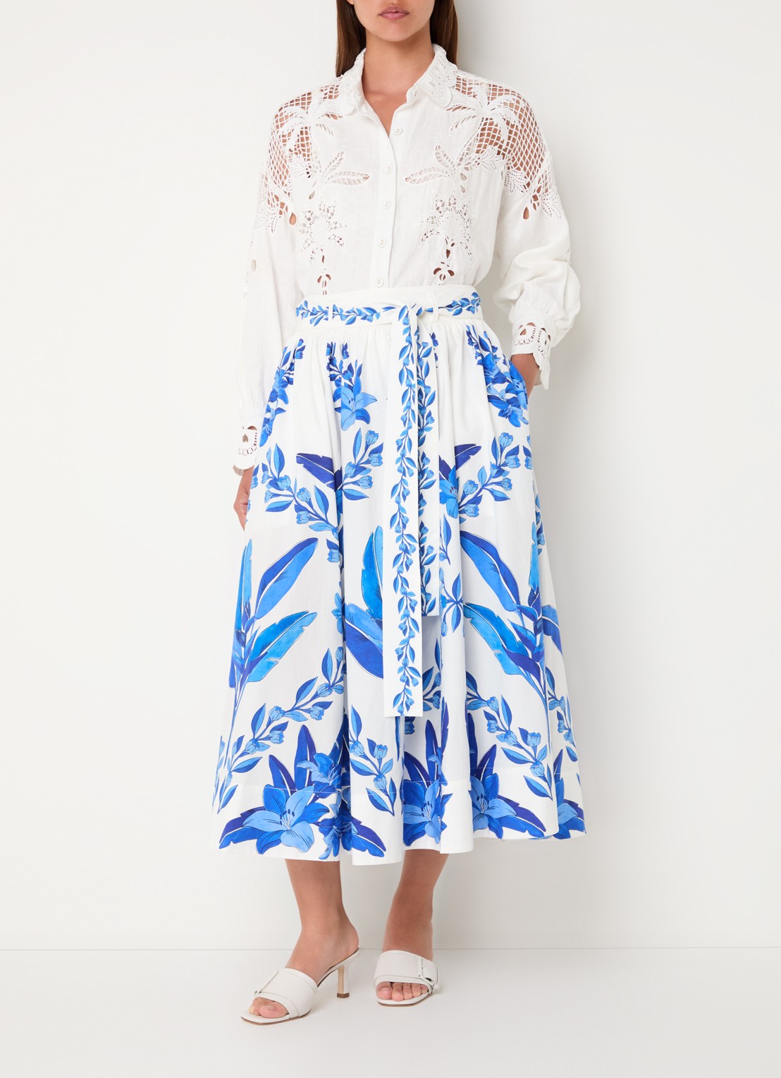 Farm Rio Midi rok met bloemenprint en steekzakken - voorkant 5 blauw