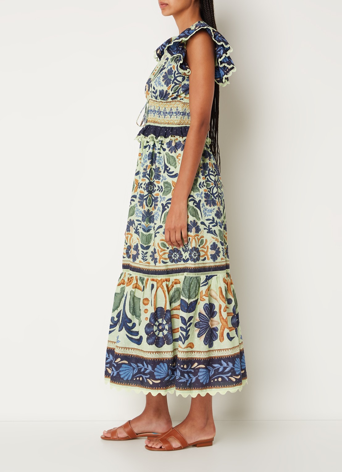 Farm Rio Ocean midi jurk met bloemenprint en smockwerk - voorkant 3 lindegroen