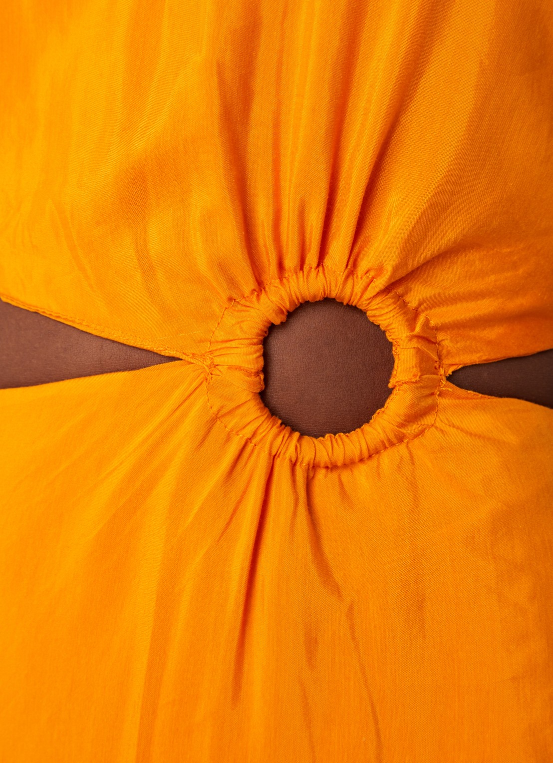 FARM Rio One shoulder maxi jurk met cut-out details - detail 3 orange