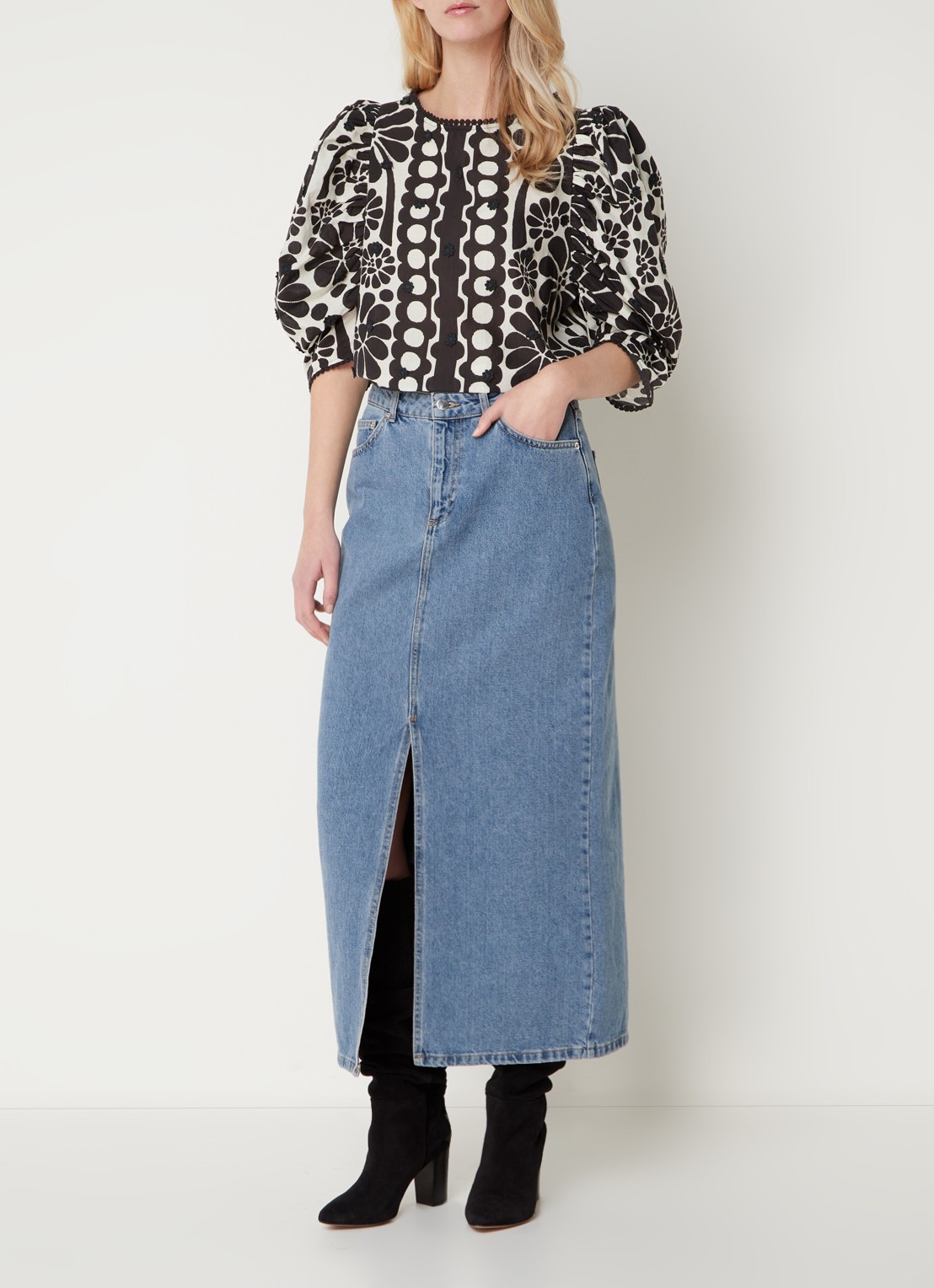 Farm Rio Palermo crop top met bloemenprint en pofmouw - voorkant 3 zwart