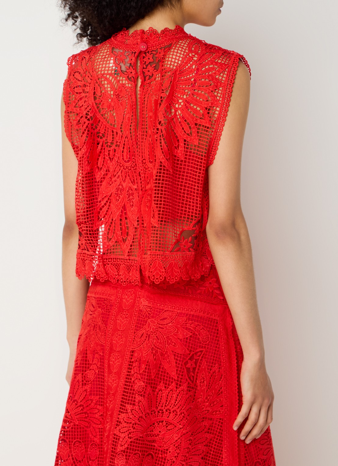 Farm Rio Red Toucan crop top met opengewerkt dessin - achterkant rood