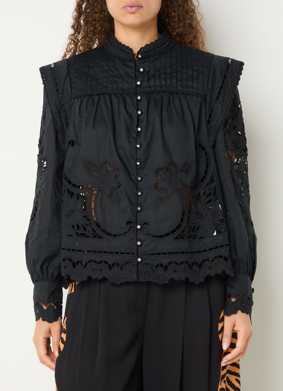 Farm Rio Richilieu blouse met broderie - detail 4 zwart