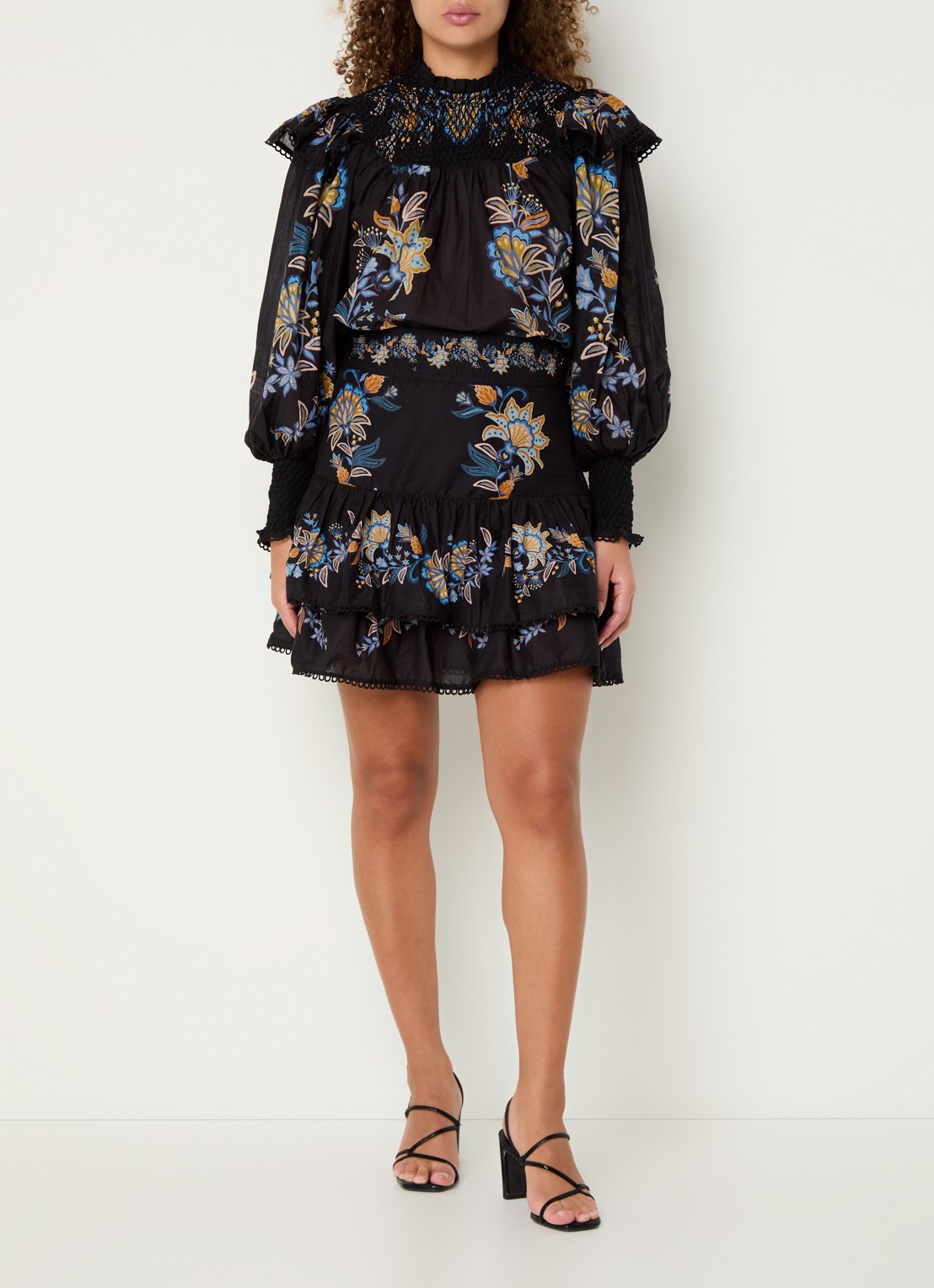 Farm Rio Semi-transparante tuniek met bloemenprint en smockwerk - voorkant 2 zwart