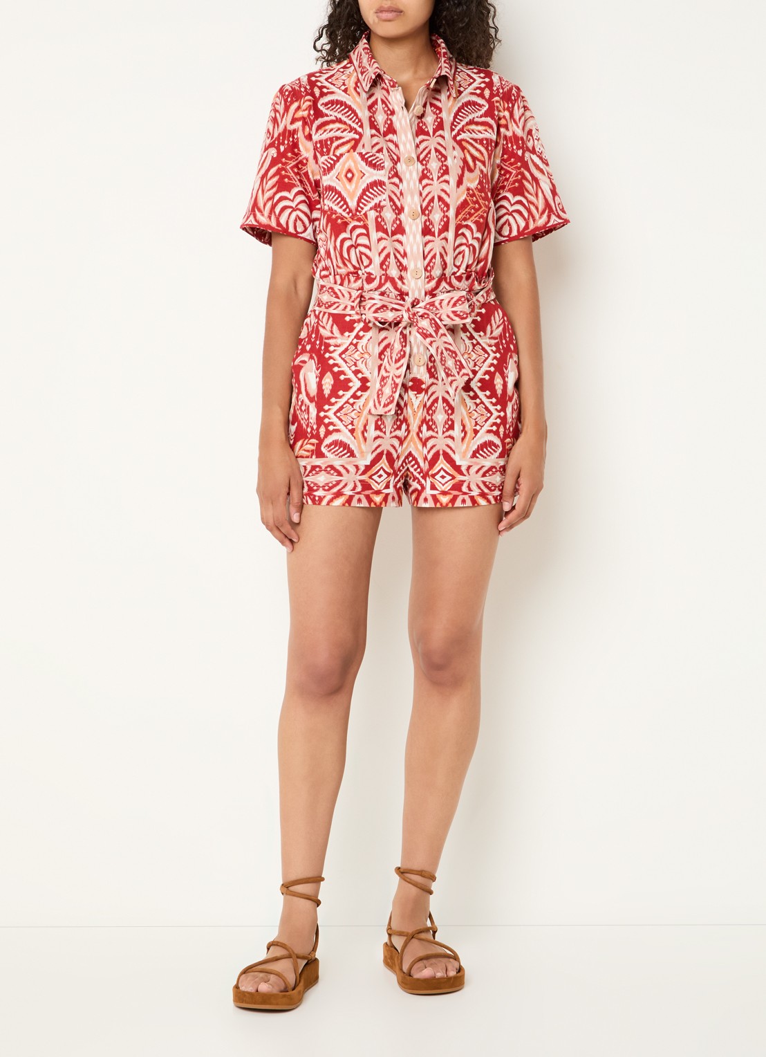 Farm Rio Straight fit playsuit met grafische print en strikceintuur - voorkant 2 rood