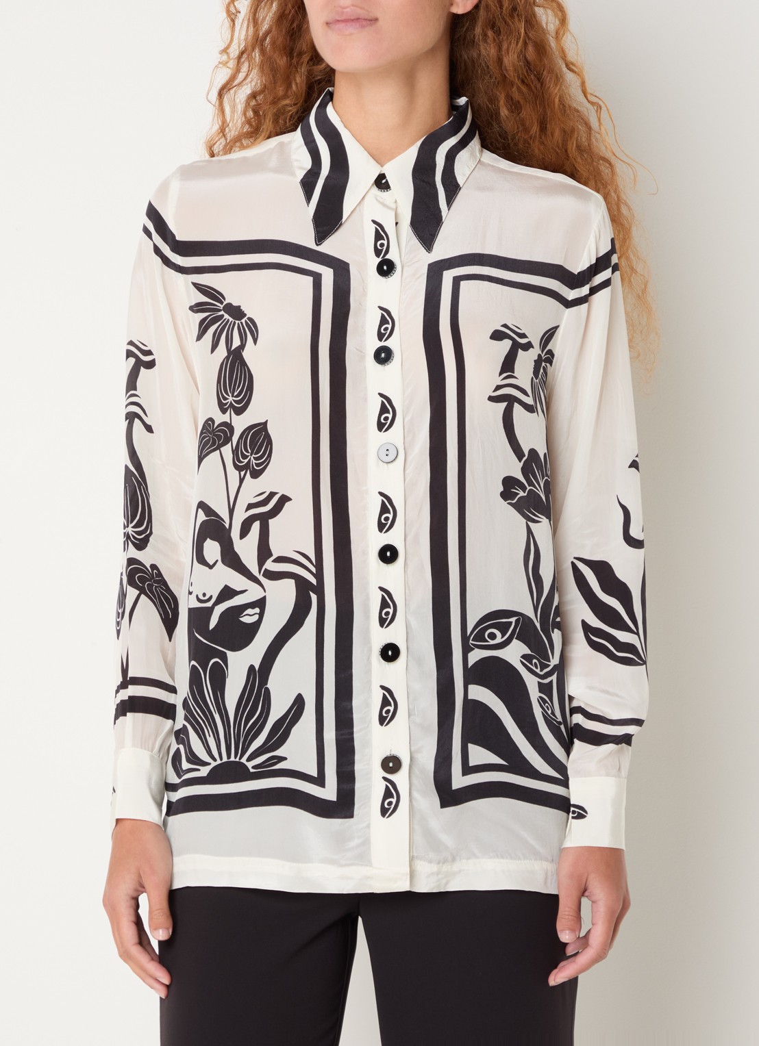 Farm Rio Surreal Garden blouse van satijn met print - detail 2 gebroken wit