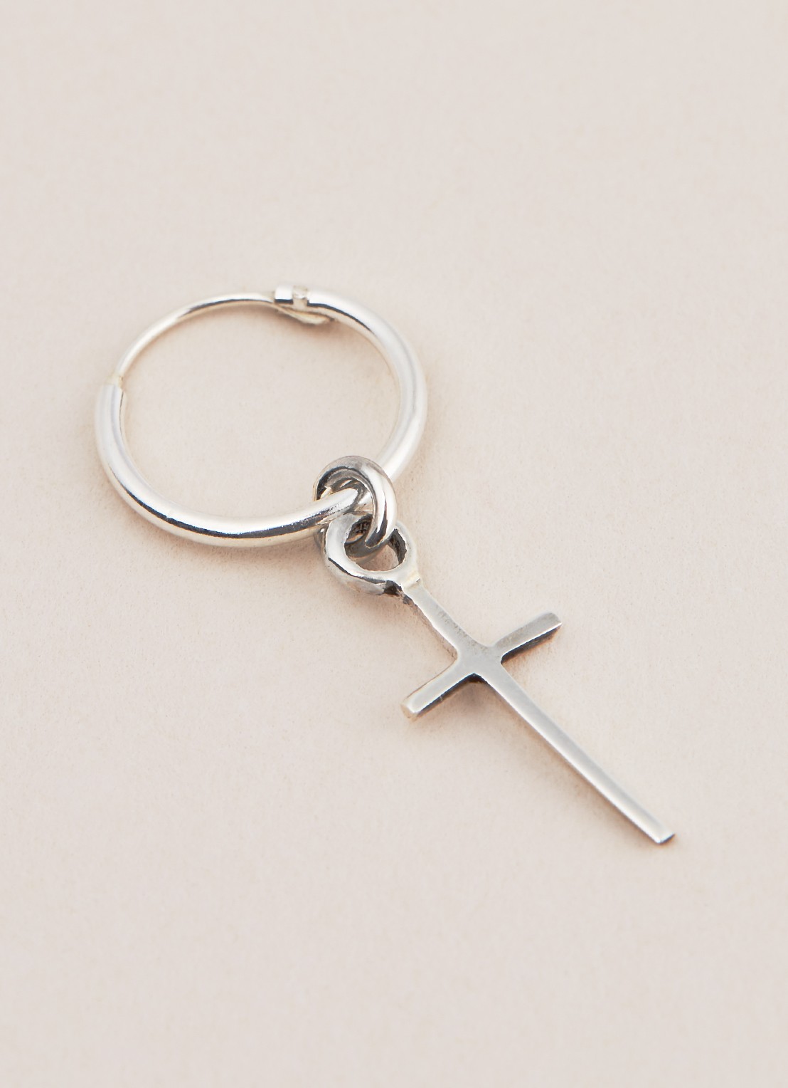 Fashionology Cross enkele oorhanger van zilver - voorkant 4 undefined