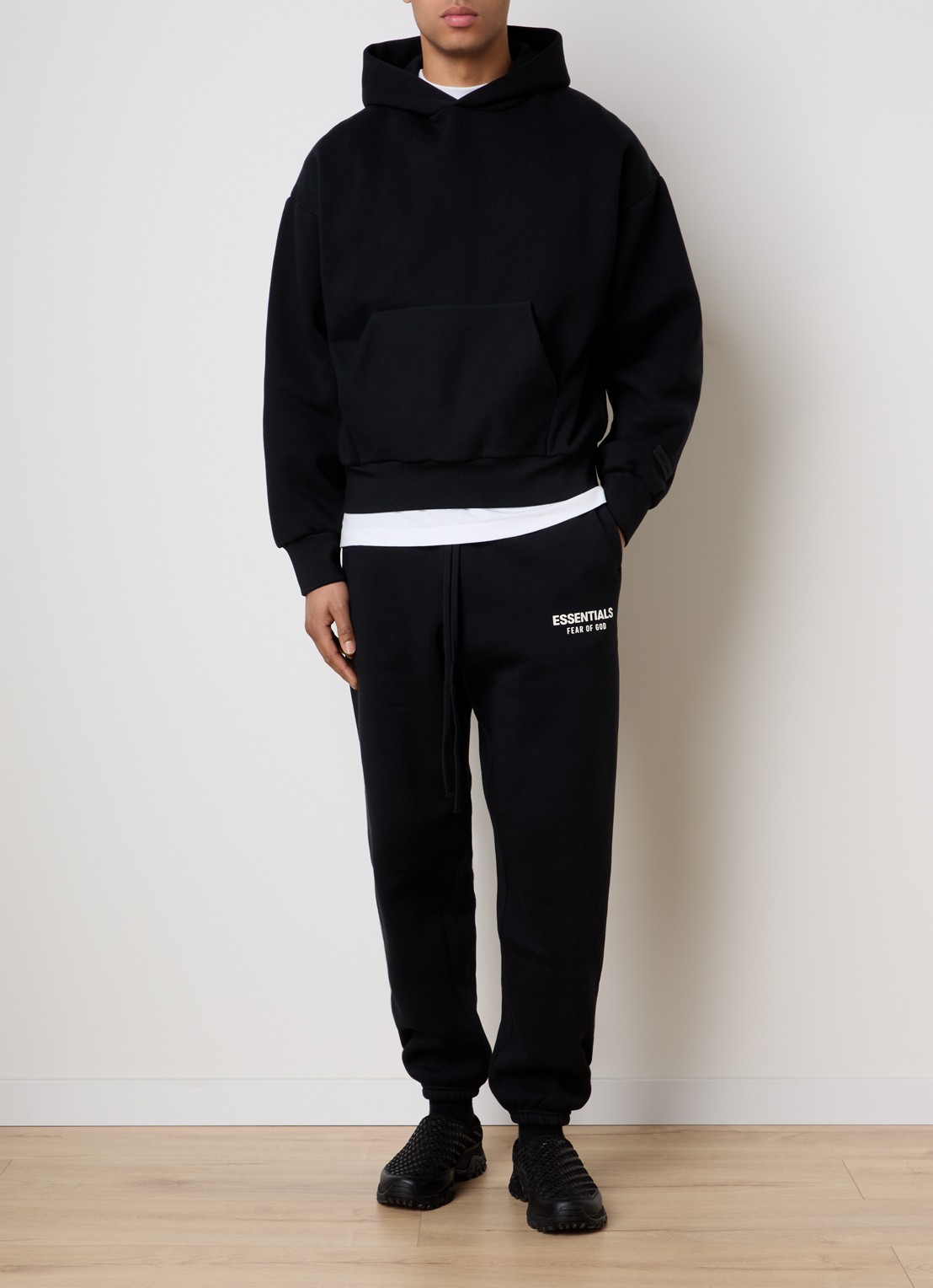 Fear of God Essentials AS25 loose fit joggingbroek met logo - voorkant 3 zwart