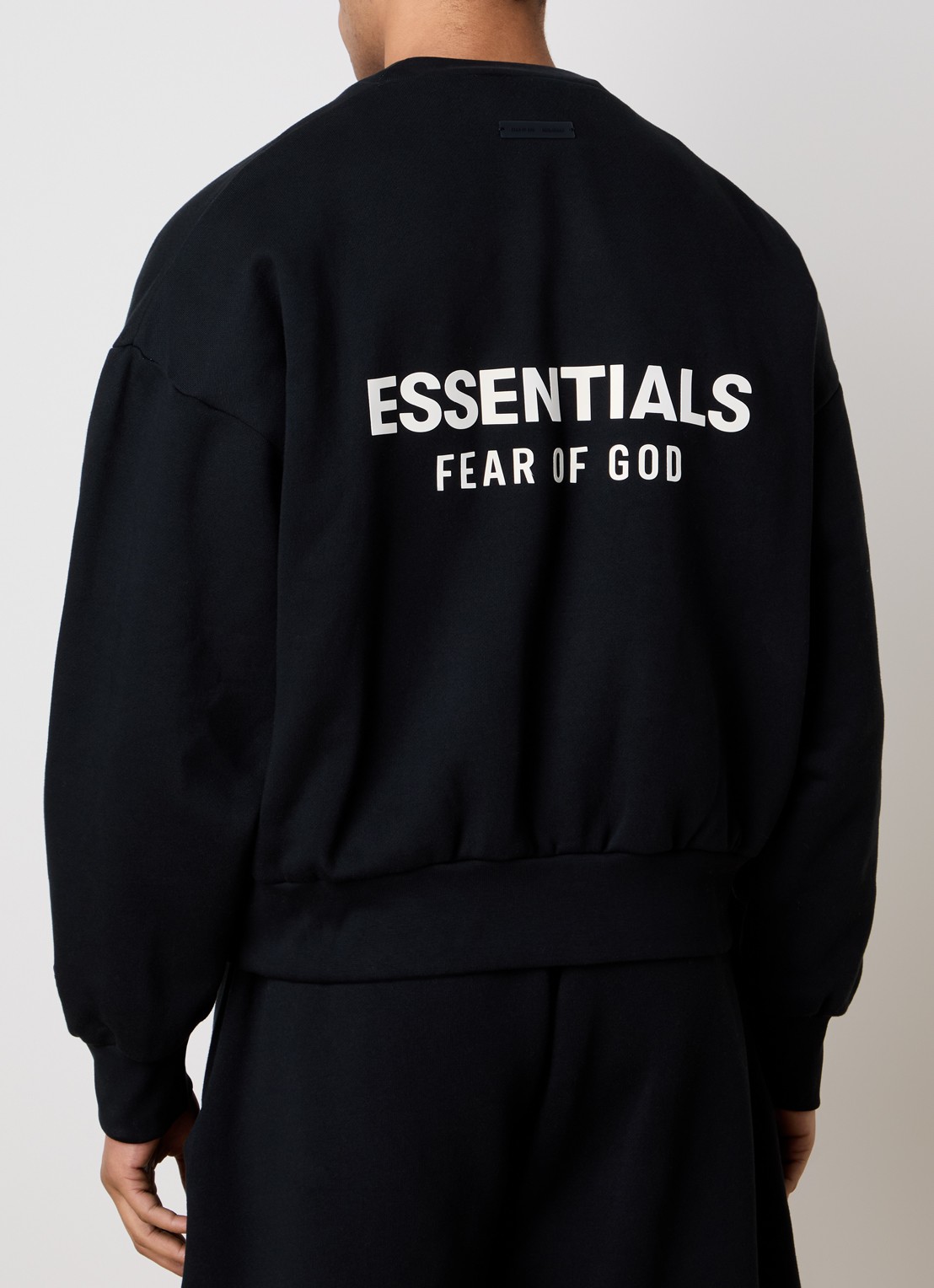 Fear of God Essentials AS25 sweater met flock logoprint - detail 4 zwart