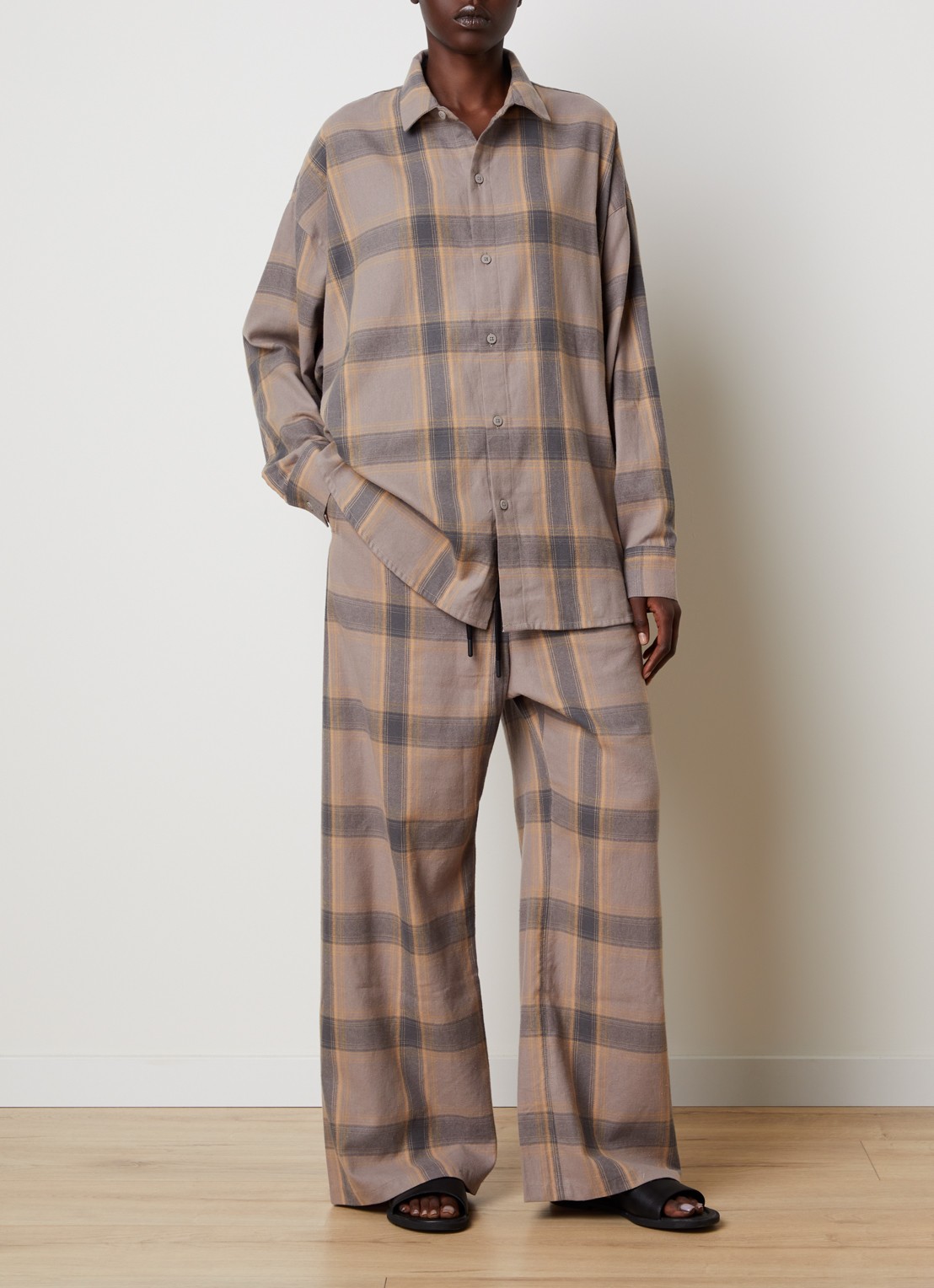 Fear of God Essentials Blouse met ruitdessin - voorkant 2 donkerbeige