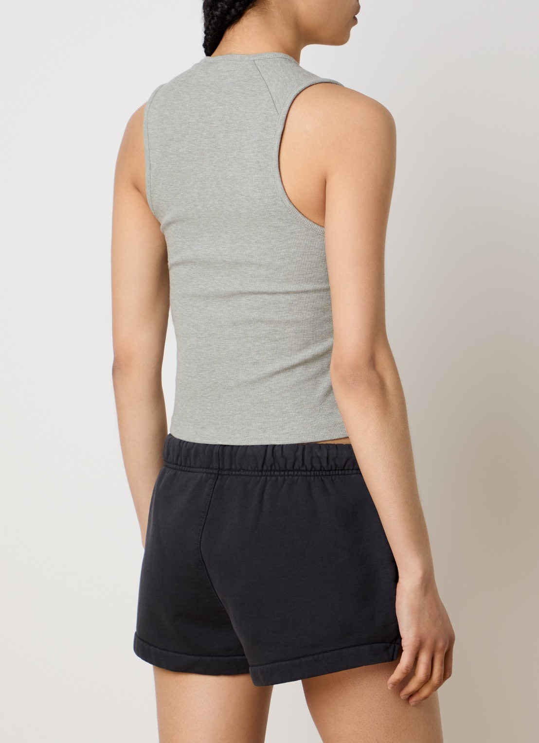 Fear of God Essentials Cropped tanktop met logo - achterkant lichtgrijs