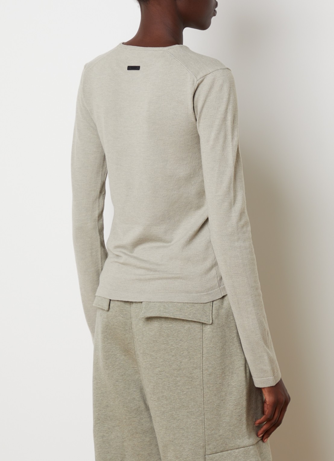 Fear of God Essentials Fijngebreide pullover met ronde hals - achterkant 5 taupe