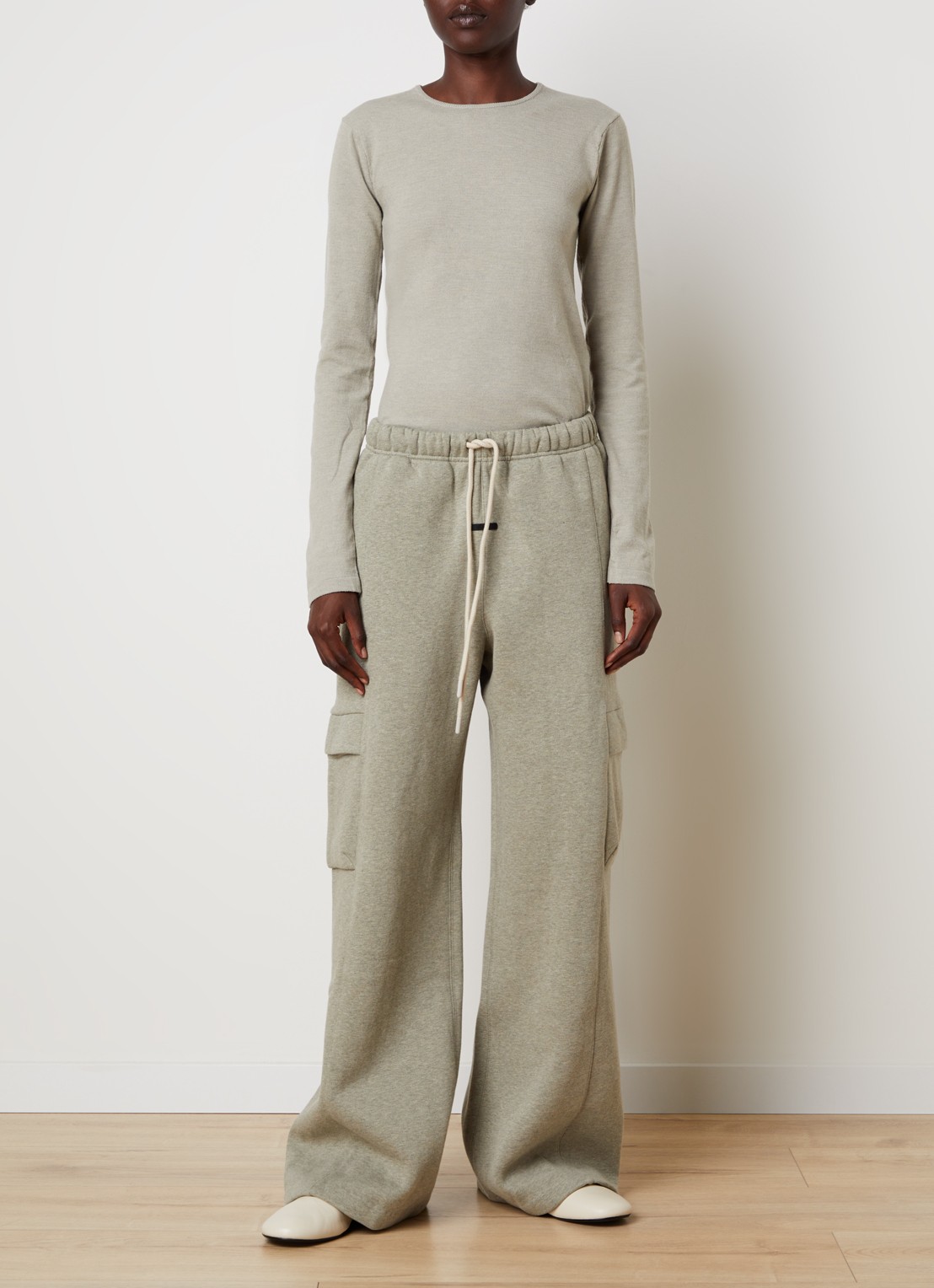 Fear of God Essentials Fijngebreide pullover met ronde hals - voorkant 4 taupe