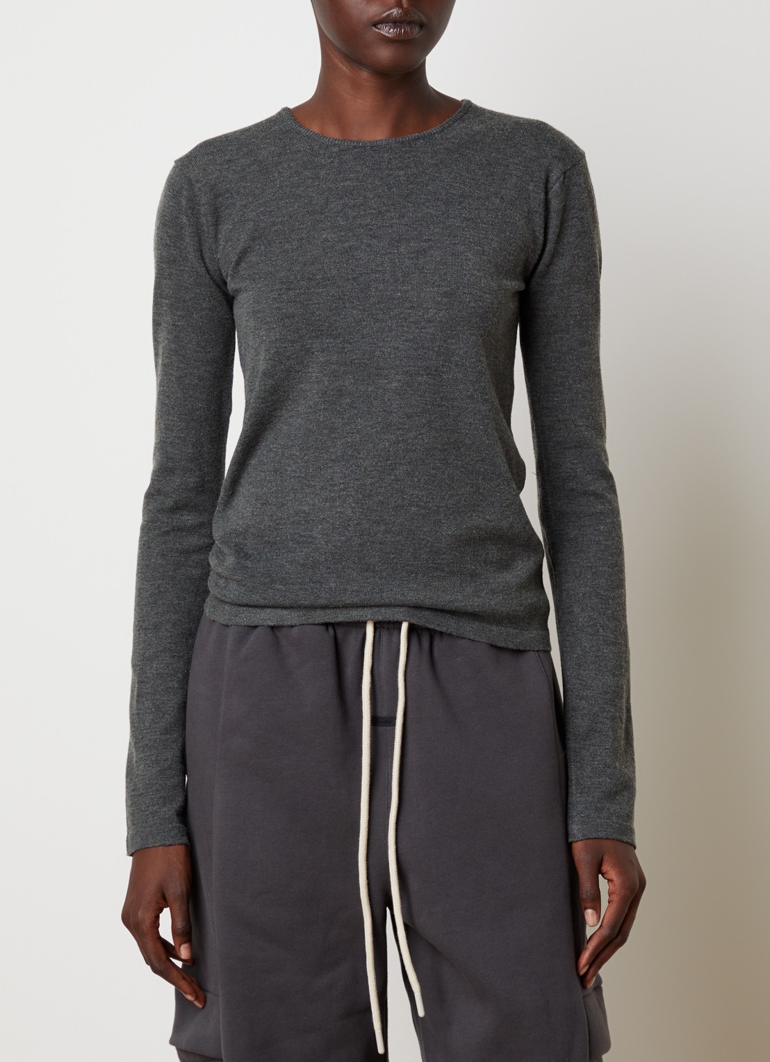 Fear of God Essentials Fijngebreide pullover met ronde hals - detail grijs
